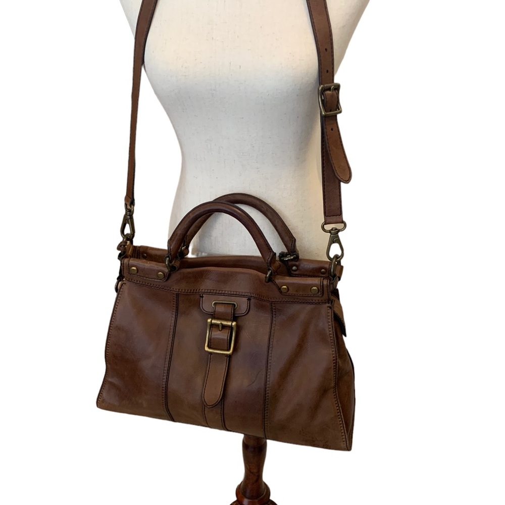 Fossil Leather Satchel Stunning. One of the prettiest Fossil Bags I’ve ever seen